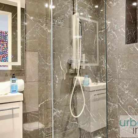 Urban Flat 128 - Art Rock 4bdr Flat Near Champs-elysees *