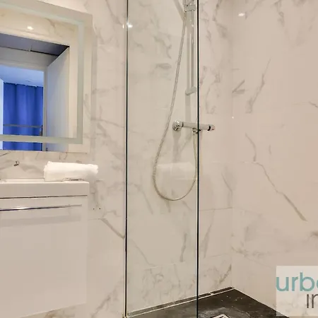 Urban Flat 128 - Art Rock 4bdr Flat Near Champs-elysees